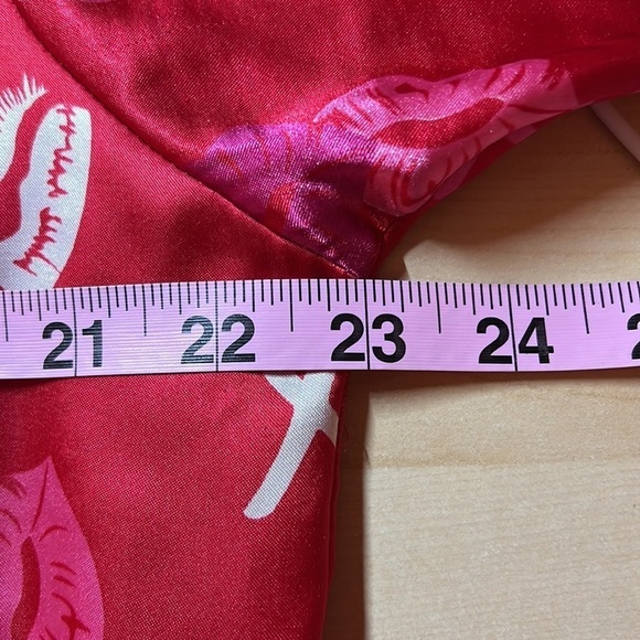 A’milano VINTAGE Satin Pj’s Red with Kisses and X&O’s Size Medium - Picture 14 of 14
